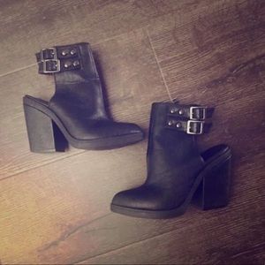 Chinese Laundry Ankle Booties — 7.5